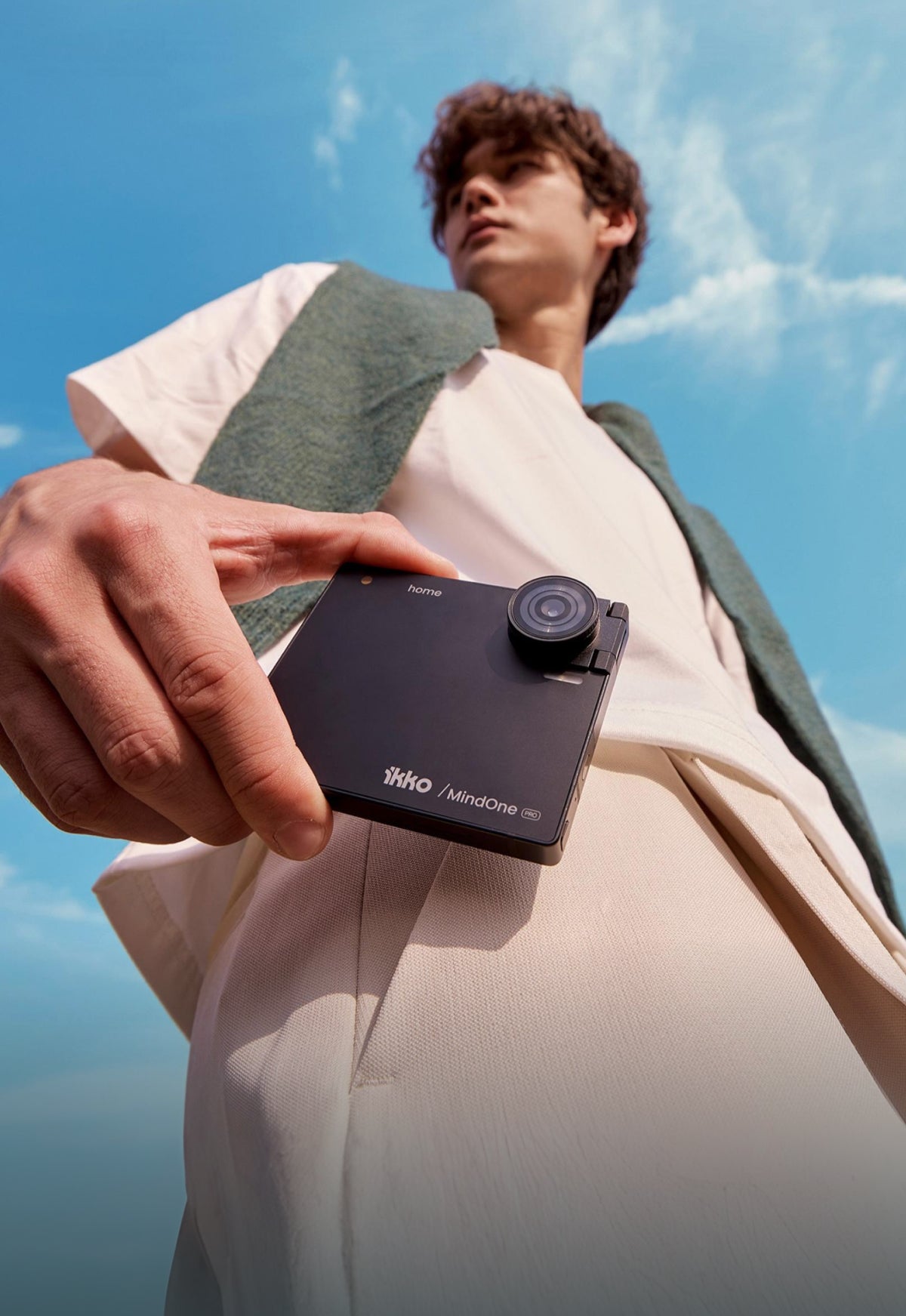 MindOne: Card-Sized AI Phone with Free Global Internet Built-In | iKKO